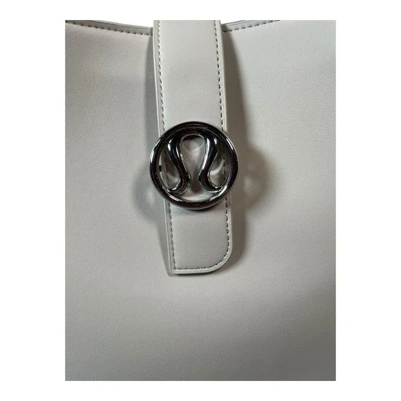 Lululemon Cactus Leather Shoulder Bag 8L Cashew With Silver Hardware & Dust Bag - Picture 4 of 16